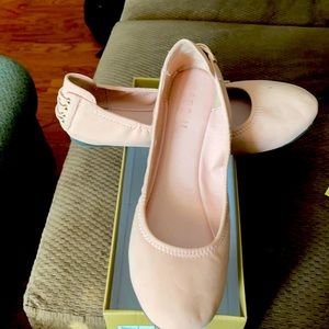 Great flat slip on shoe. It’s a pink suede-like